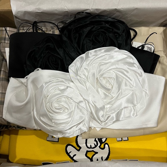 BNWT ZARA FLORAL APPLIQUÉ SATIN TOP - Picture 6 of 16